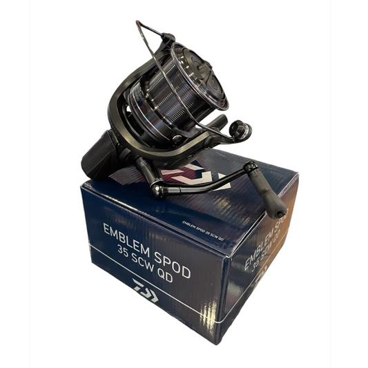 Carrete Daiwa Emblem Spod 35 SCW QD